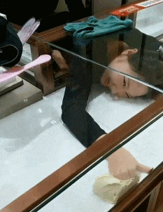 美女不小心卡里面了，我改怎么办？