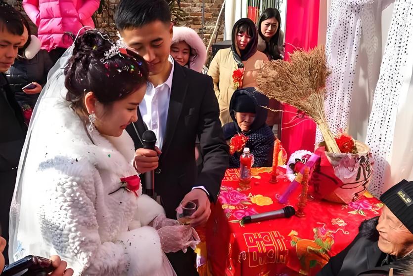河南许昌，男子花38万彩礼娶妻，婚后孩子却不是他亲生的，女子却称，男子身体不好，