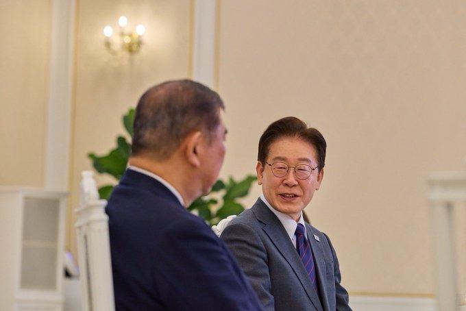 日本前首相石破茂：
访韩时，李在明总统为我举办了午餐会。去年6月在加拿大举行首脑