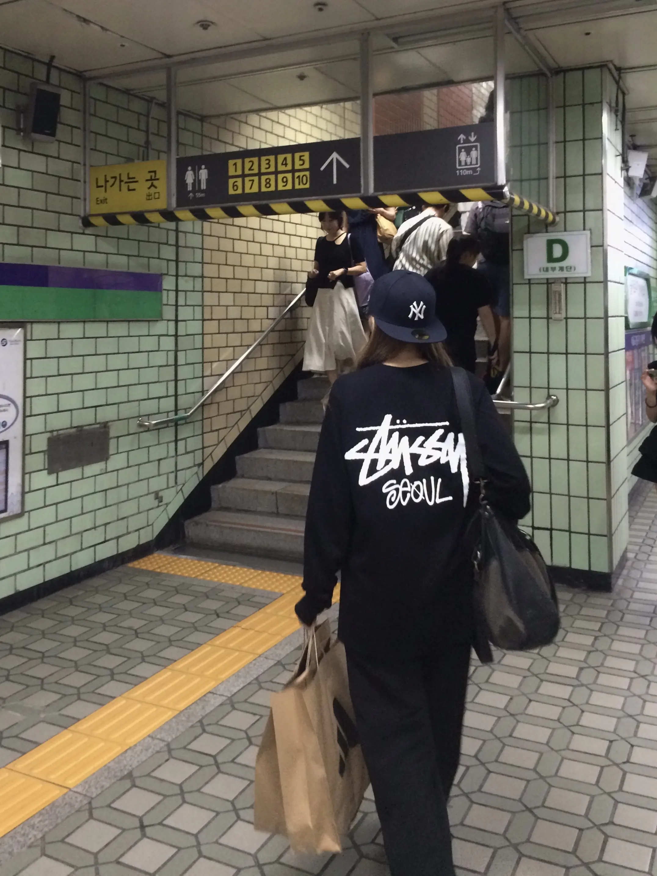 Stussy-你是出片的神🎱。