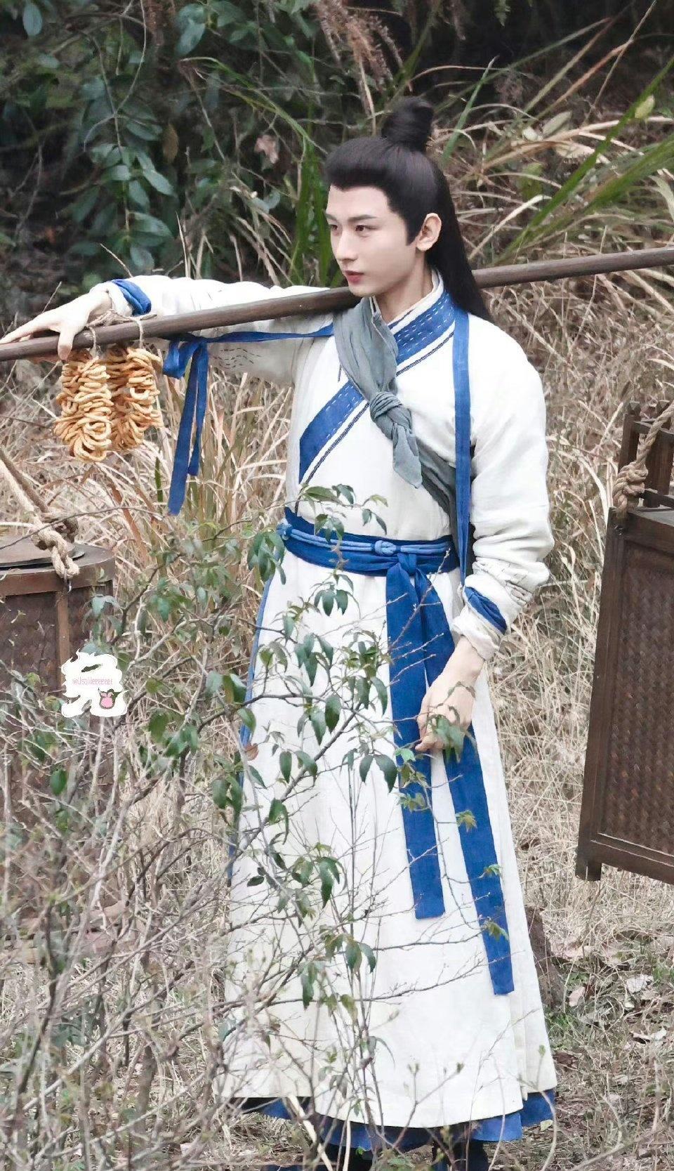 追剧打卡成毅[超话]成毅英雄志 
期盼早日與成毅英雄志盧云見面@成毅 ​​​