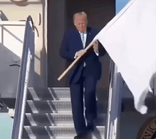 🇮🇷这就是伊朗新闻机构报道特朗普停火消息的方式。

仿佛4月8日将是伊朗的胜