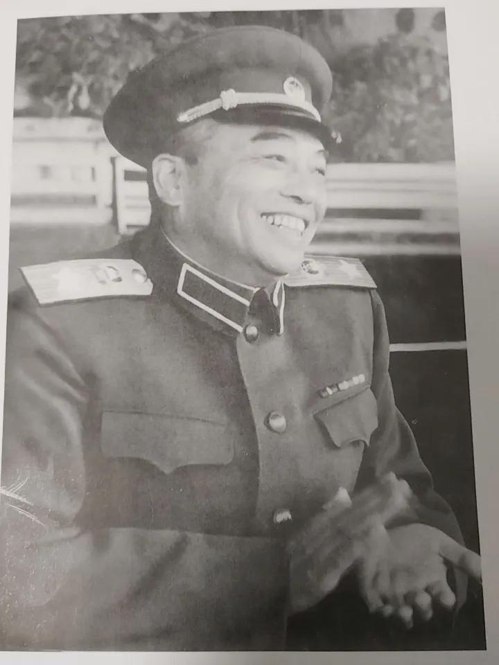 开国元帅彭德怀，一生都在为国为民而战。

平江起义点燃星火，百团大战威震华北，抗