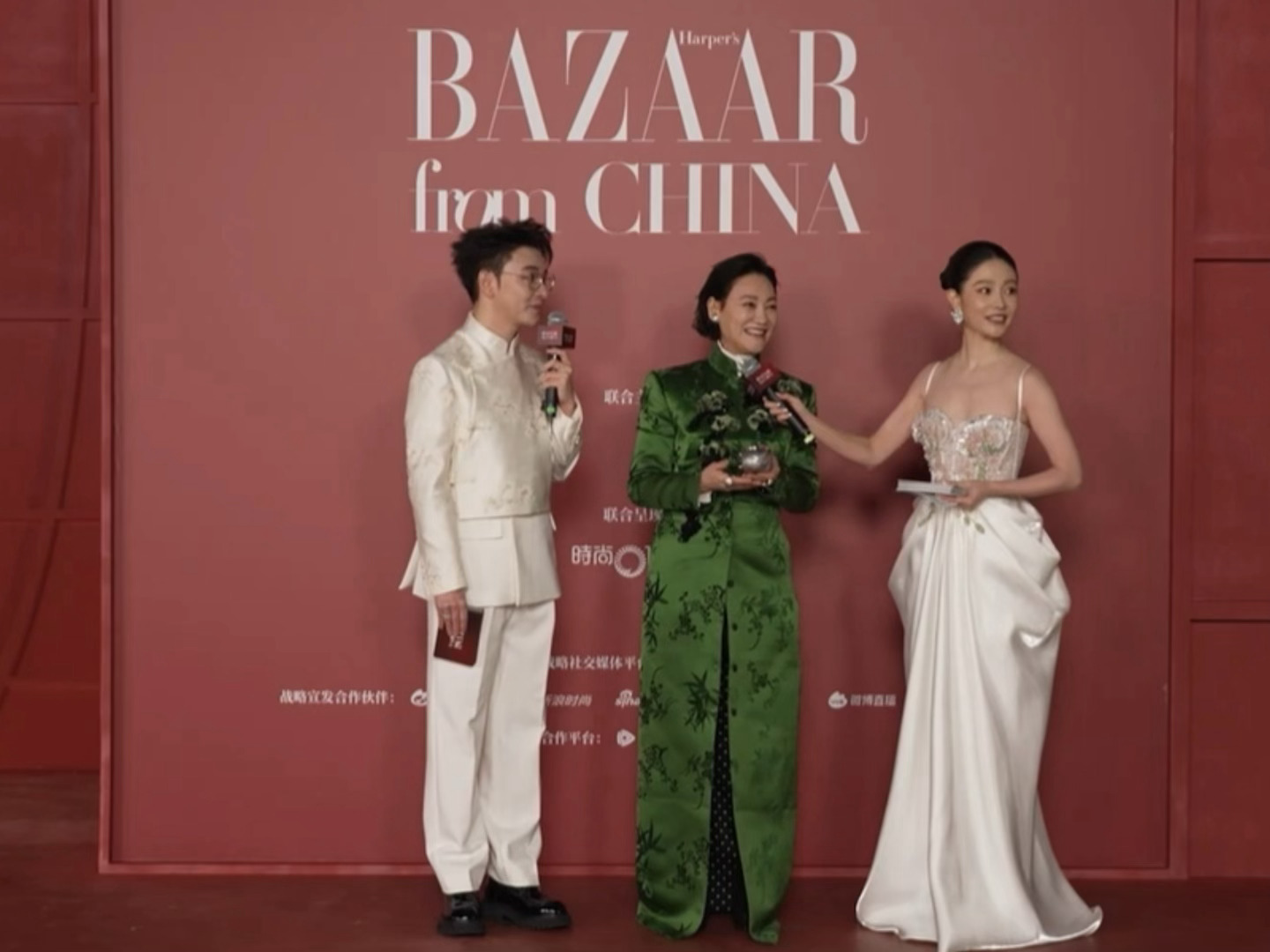 露思！红姐找你！！！惠英红说今天特别要找赵露思 ​​​