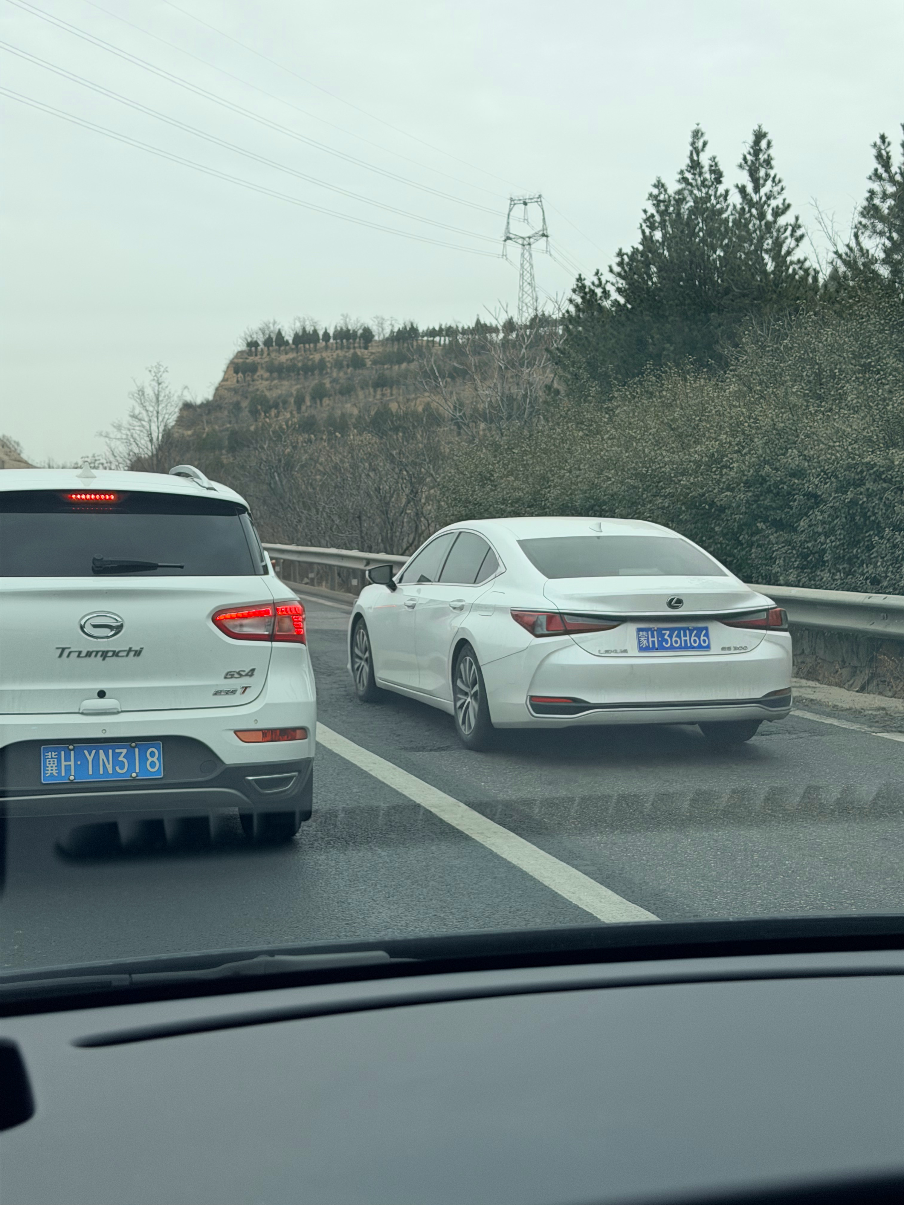 一堵车就会有诞生很多大聪明竟然发现一台纳智捷，是害怕堵车没油给搁路上么 临汾