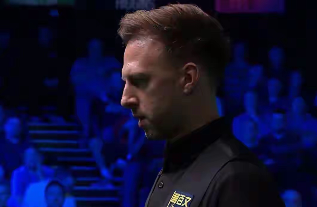 斯诺克一夜两惨案！赵心童10-1血洗希金斯、特鲁姆普10-4横扫罗伯逊，决赛上演