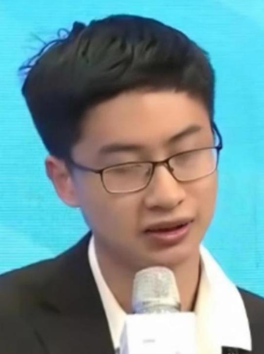 美国关税打压之时，中国又出现了位厉害人物！他就是当年被清华校长亲自上门拜访，如今
