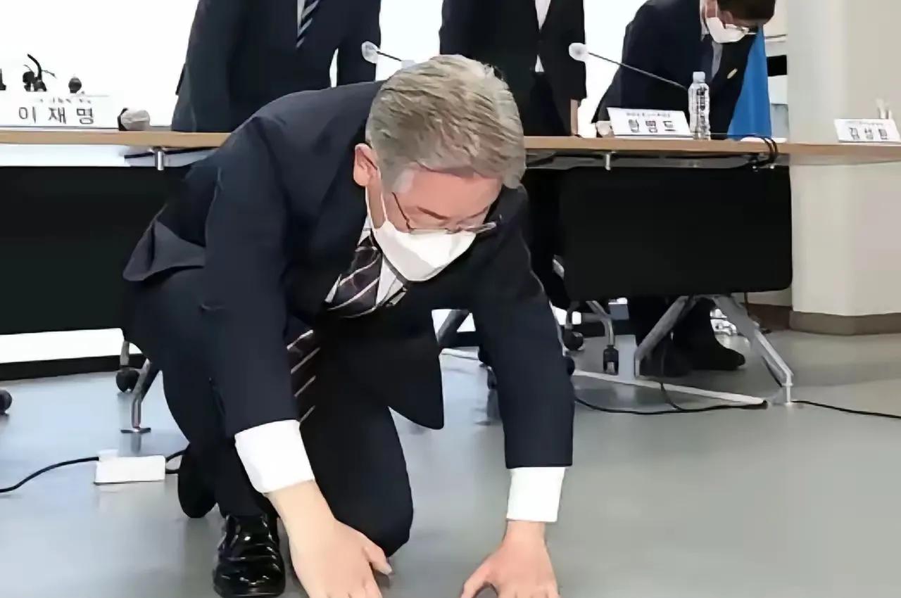 韩国总统李在明外交上的失败引起了全球的高度关注。当他成为总统之后，他第一件事情就