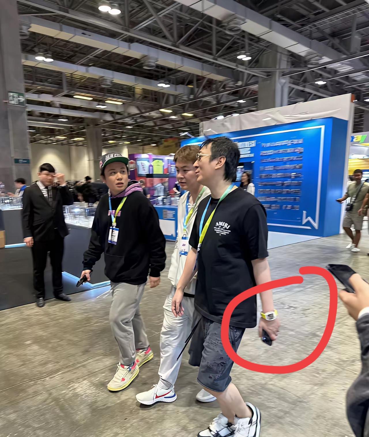 王思聪带的手表是什么牌子，要多少钱啊！