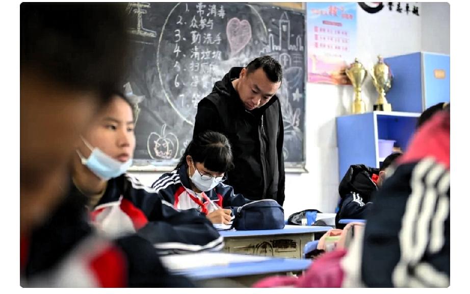 一线教师想提醒教育部：学校现在最需要做到的，不是让教师弹性上下班，不是减少考试次