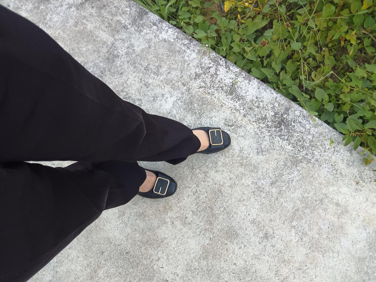 咋天在民宿厨房帮工时，遇到一位很没有眼力见的客人，他居然叫我老板娘，我听见了急忙