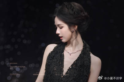 站姐拍的陈都灵 陈都灵新剧《月鳞绮纪》开播啦！站姐拍的照片真是美得无法直视，简直