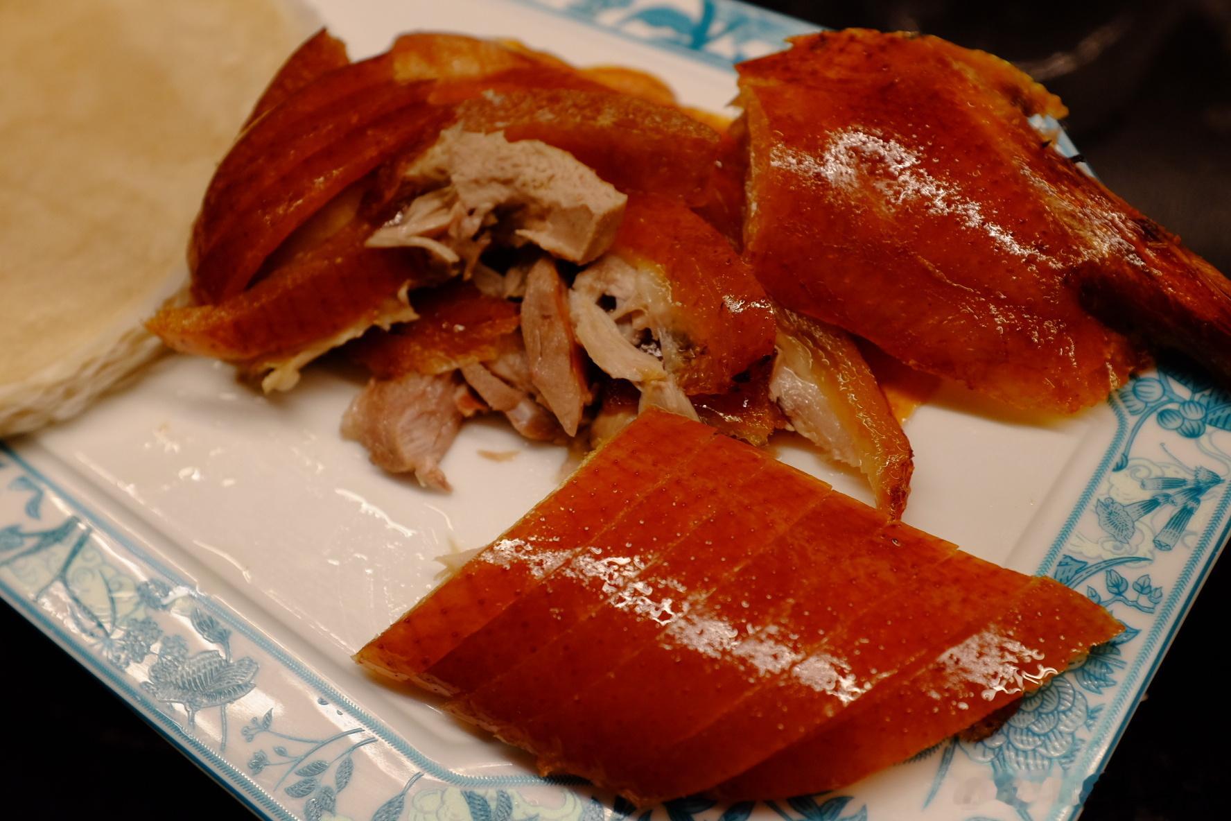今天吃到了来青岛最好吃的海胆饺子🥟满满的海胆，鲜得不得了。大生蚝🦪和大带子也