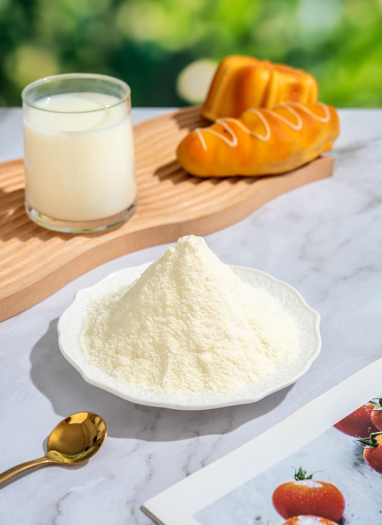 内行人才知道
的买奶粉小秘密！

奶粉要买颜色鲜美亮丽的（乳白带淡黄色的），不要