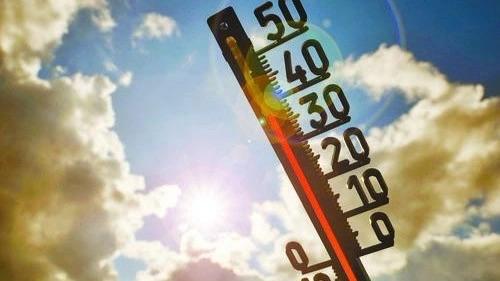 入夏后急诊室扎堆来了好几个“半身不遂”的，一问全是吹空调、猛喝冰水惹的祸。

别