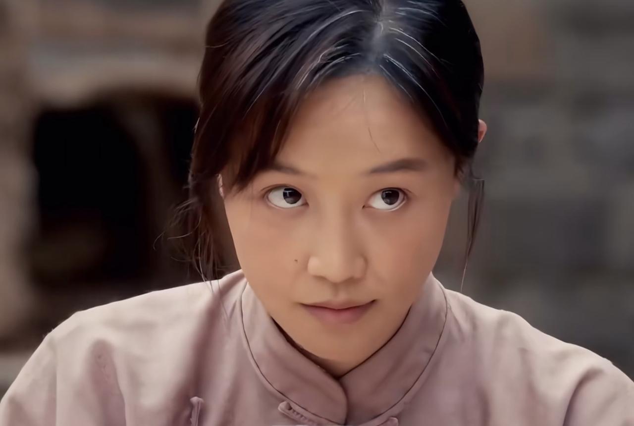 银子嫁给宁老扣之后，家暴了，不是被家暴，而是打了宁学祥。

银子没事就回娘家，给