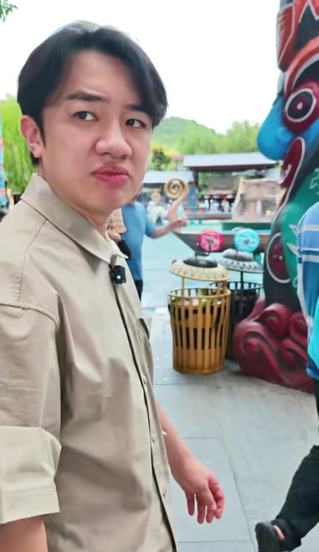 这鼻子不是一般的大，
大脸盘子厚嘴唇，个子还矮，如果你是女人，你会找这样的老公吗