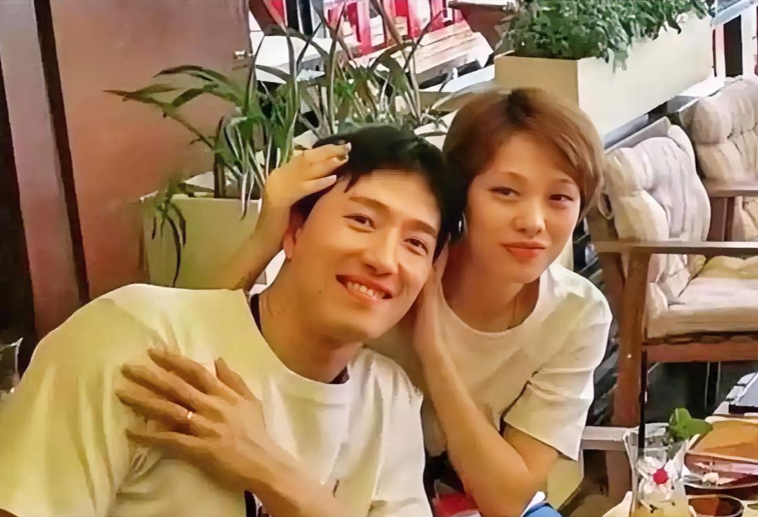 刘翔的婚姻状况：
2014年和演员葛天闪婚，两人性格不合，这段婚姻只维持九个月就