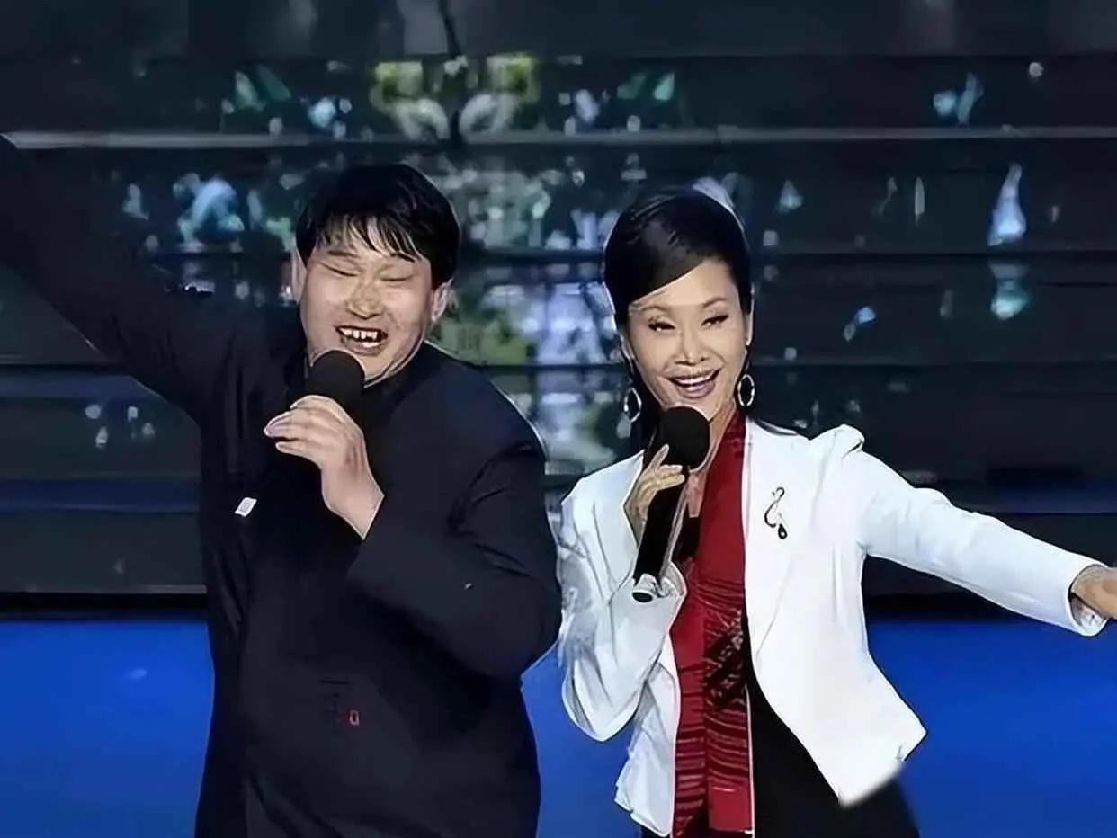 大衣哥
于文华
演出照