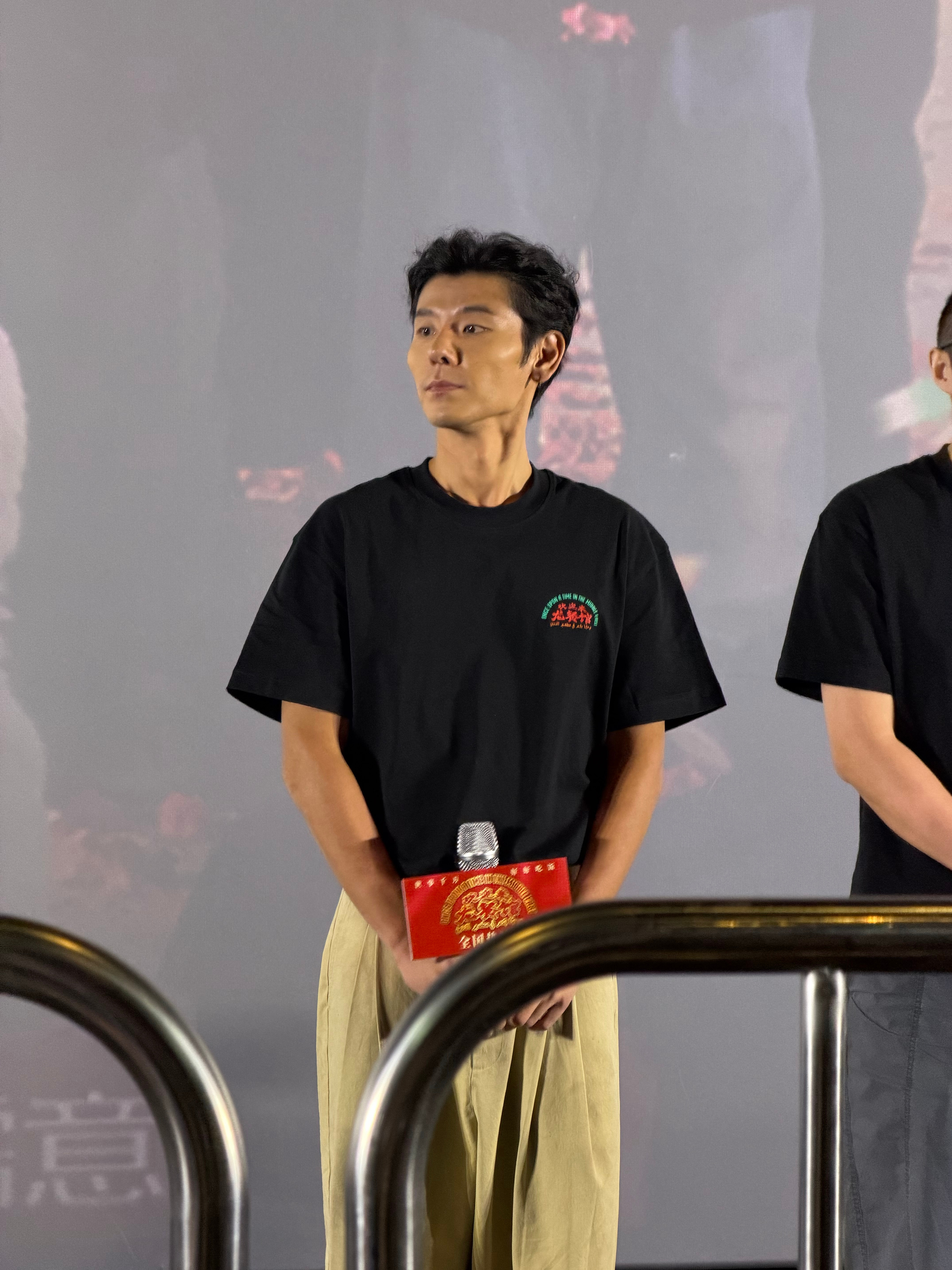 看出来不是一般的累。 特别懂这种状态。我长时间每天两点睡七点起床。 持续几个月就