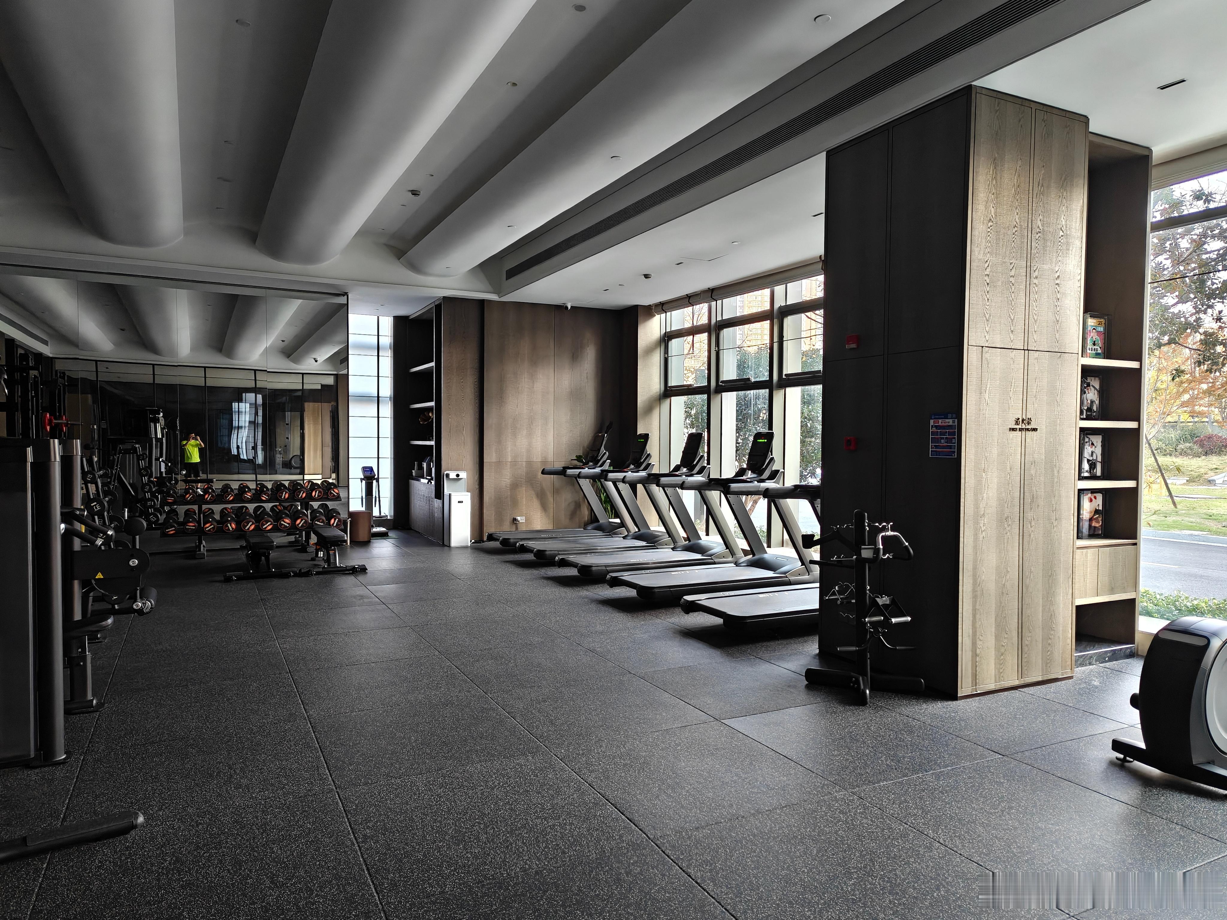 原来不是我不瘦是电池太重了打卡新健身房，运动使我快乐！