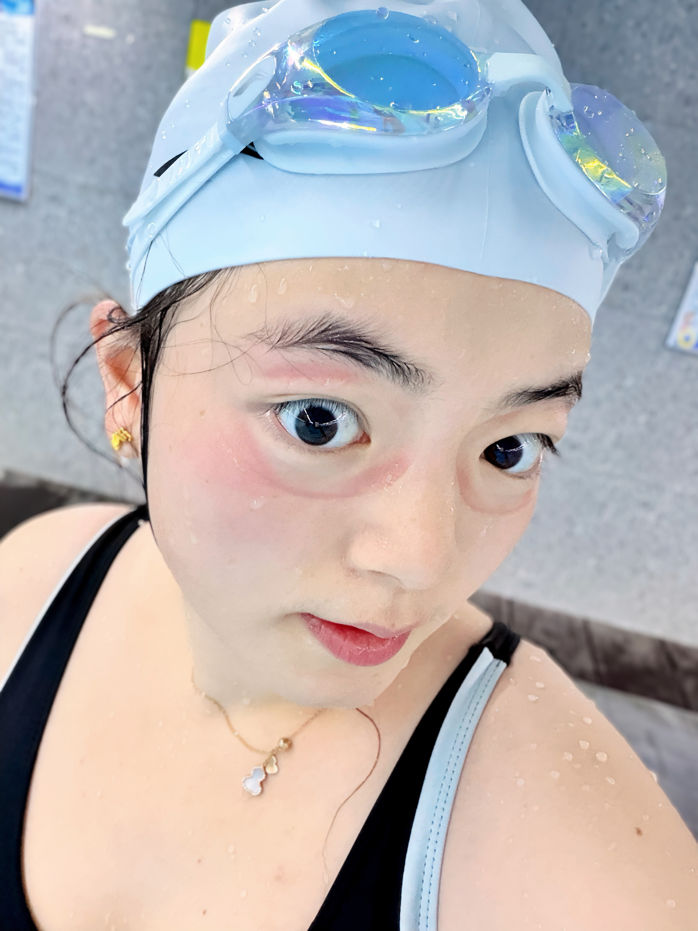 自从学游泳……已经喝不惯矿泉水，纯净水，瓶装，桶装，茶水，糖水了……没事就爱喝点