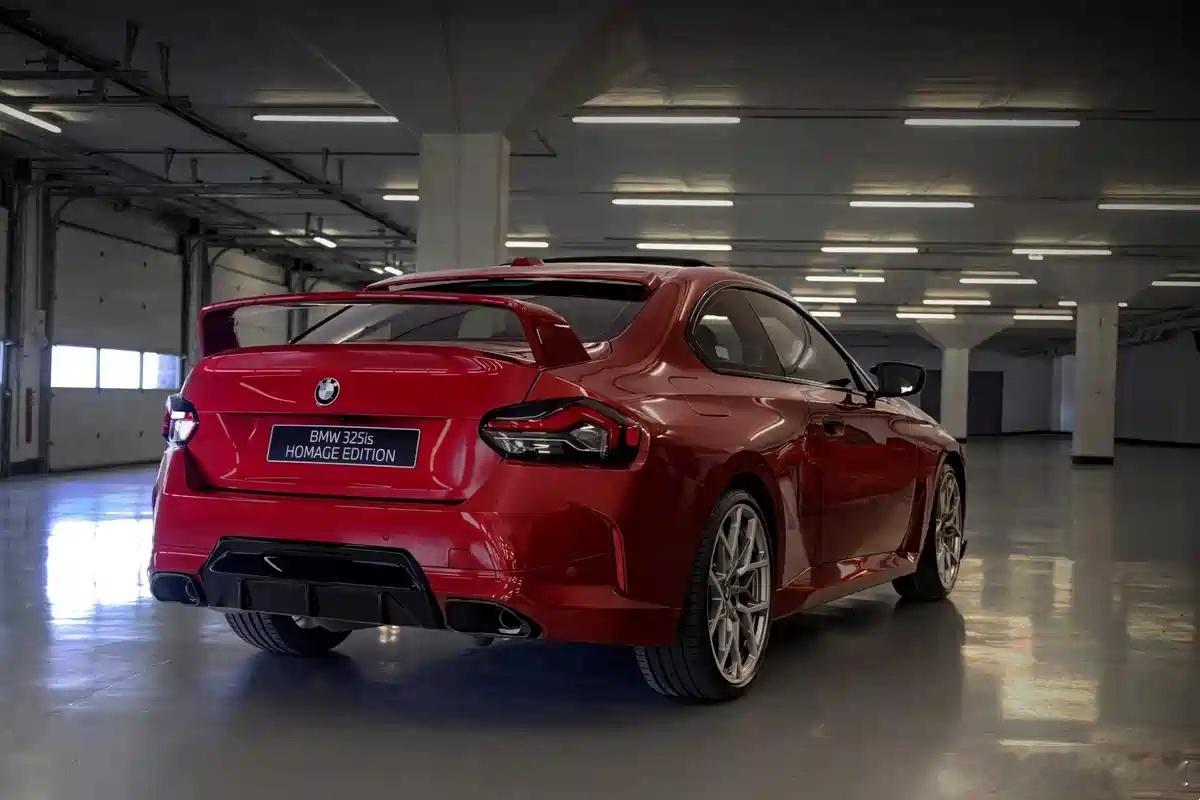 懂车之道讯​  日前，宝马M240i xDrive “325iS Homage 