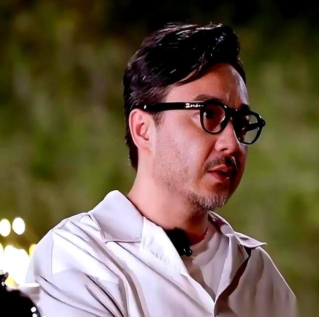 汪涵塞给小五的那张银行卡，里面的钱，直到今年才算彻底还清。
2015年，后台乱糟