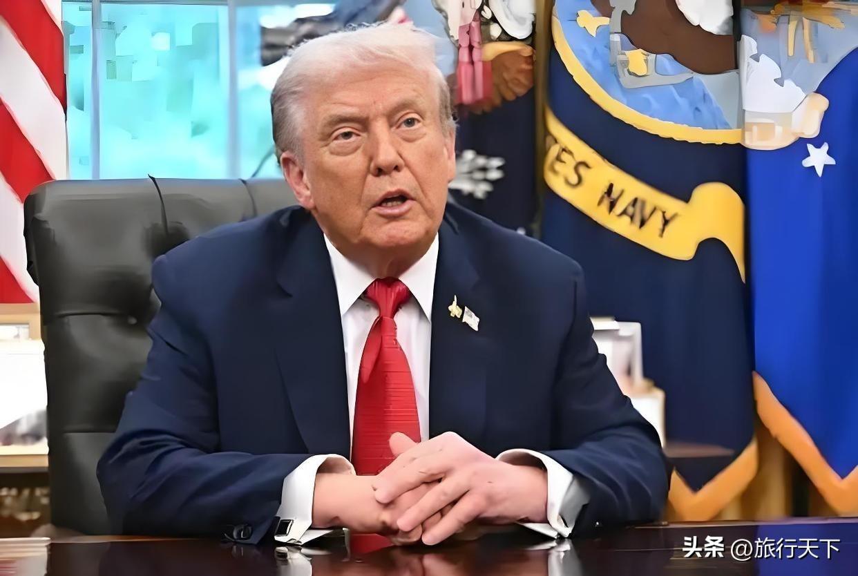 伊朗惨遭“致命打击”，特朗普大声通告全世界：对伊朗石油出口枢纽，哈尔克岛发动空袭