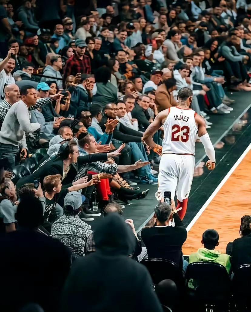 骑士詹姆斯nba 你记得这是哪一场比赛吗[照相机] ​​​