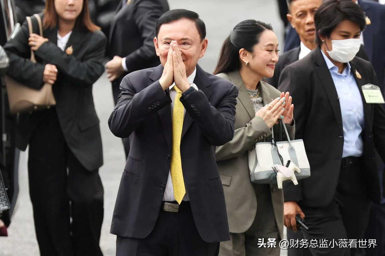 他信这次虽然只有1年的时间，但再次被判入狱，对于女儿佩通坦，对于为泰党来说，都不