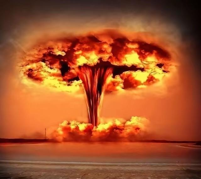 如果中国发现 日本 开始研发 原子弹 ，怎么办？

假如中国发现日本开始研发原子