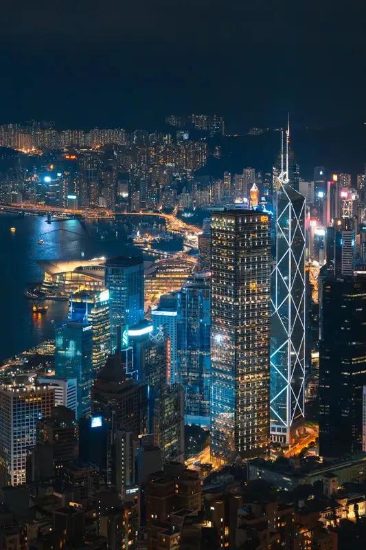 如今的中东地区，战争形势严峻得像绷紧的弦。说这可能是近百年最大规模的战争，一点都