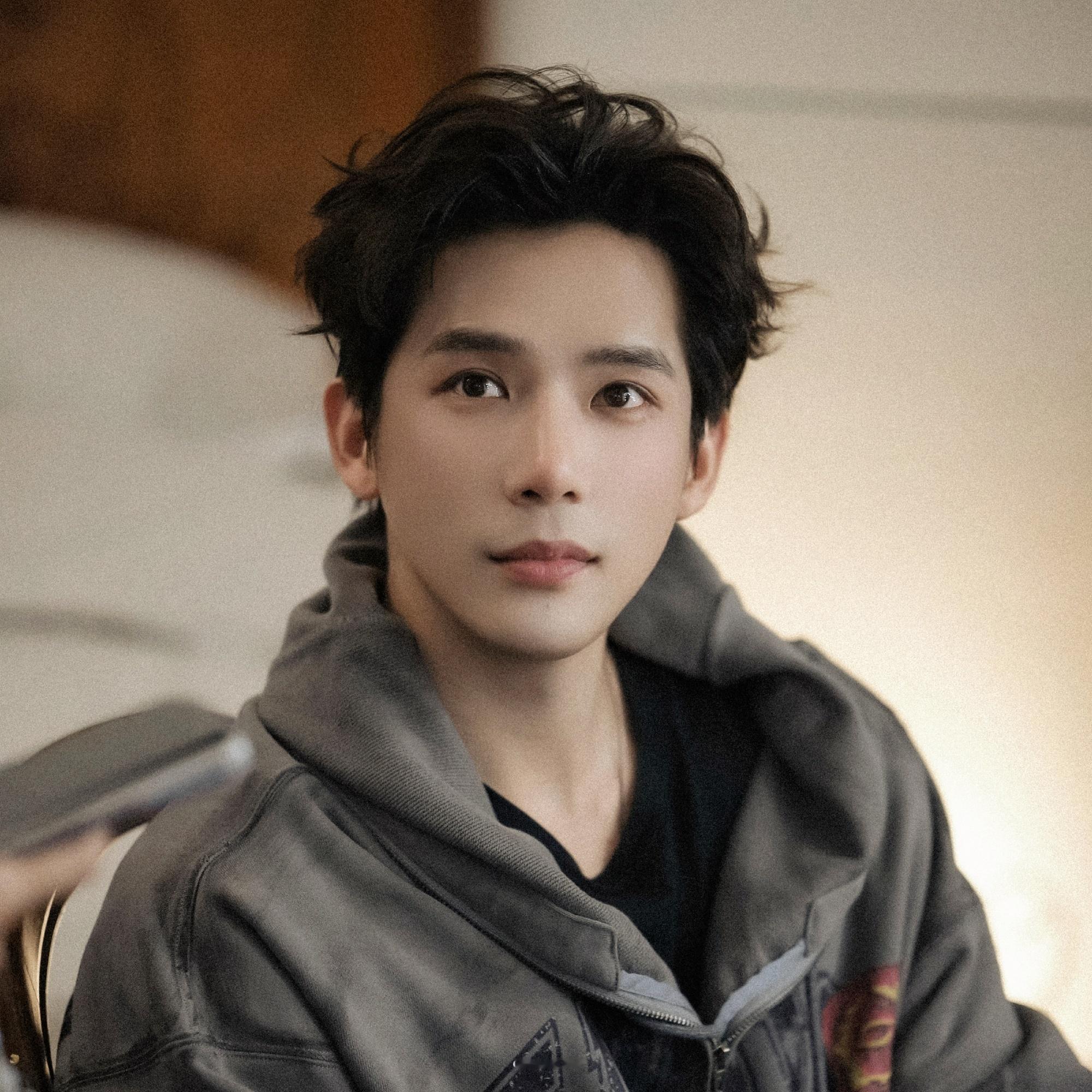 不会真的有人相信iamrooise发出来的内容吧？王安宇工作室已经辟谣！每次看综