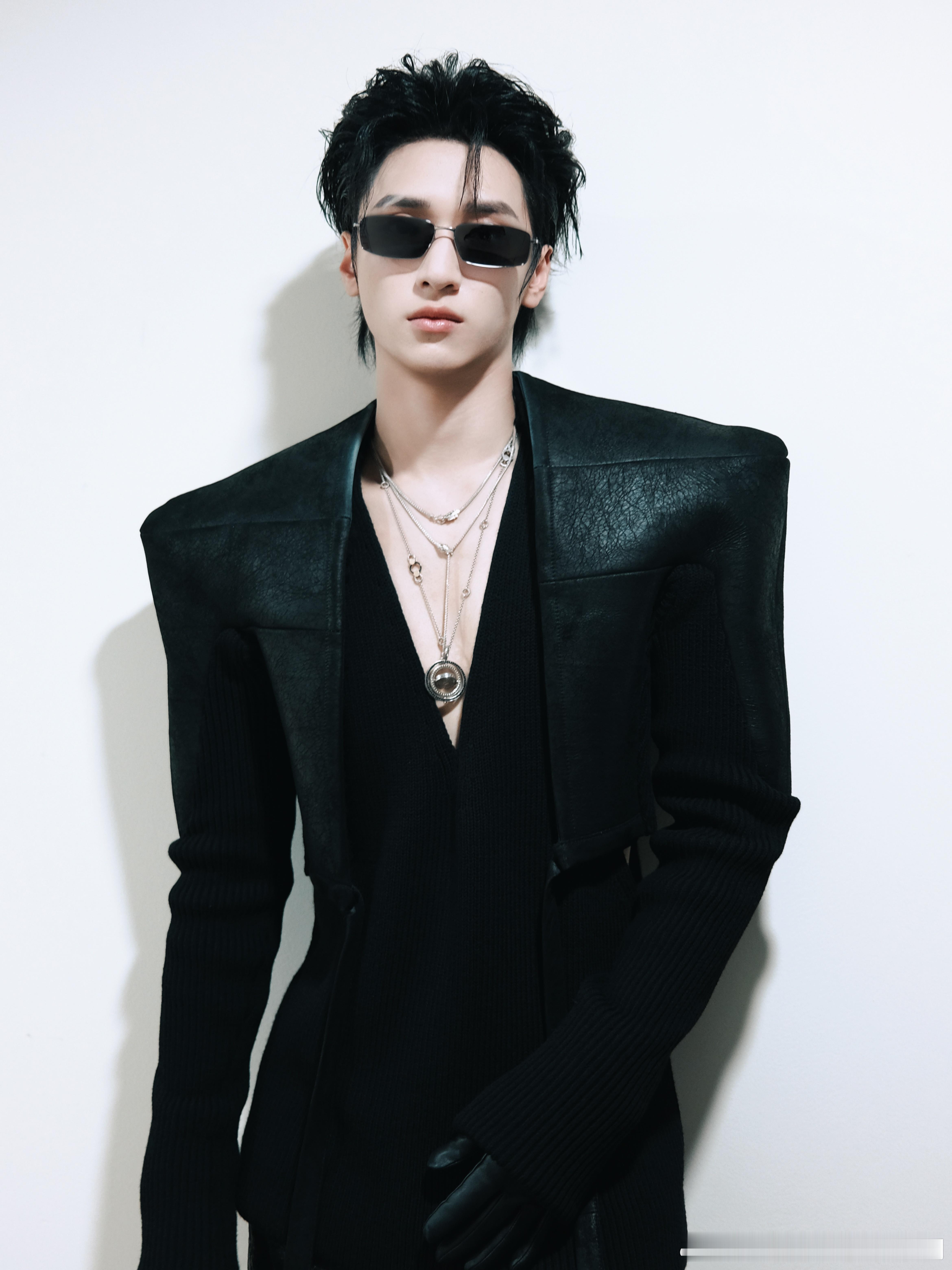 严浩翔 × 新说唱2025 in Rick Owens Fall 2025 Me