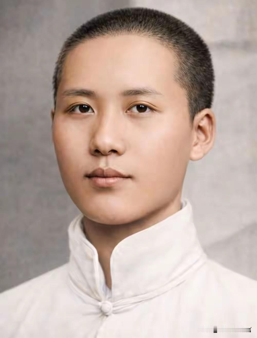 什么叫地阔方圆，气宇轩昂，眼里有光！应该就这样！