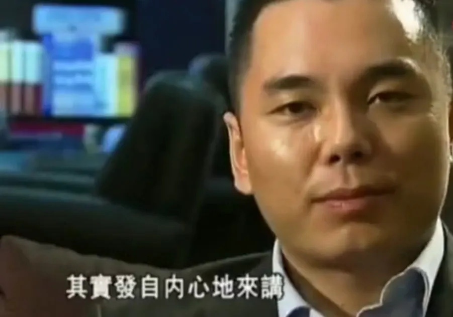 李湘当年也是真爱李厚霖吧，面对李厚霖的深情表白，李湘热泪盈眶，真情流露，看着屏幕