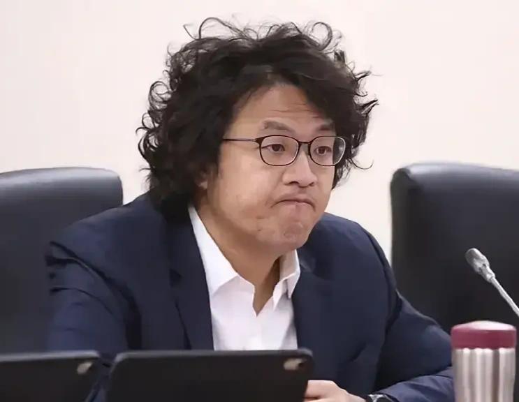 有没有一种可能？
我们会直接登岛把他抓回来受审！
[祈祷][祈祷][祈祷]