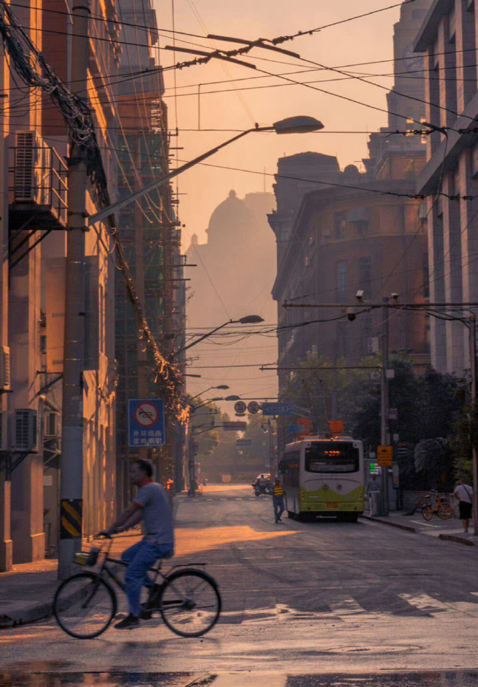 没有什么好遗憾的，我在能走的时候，去过远方；不能走的时候，安于当下。 