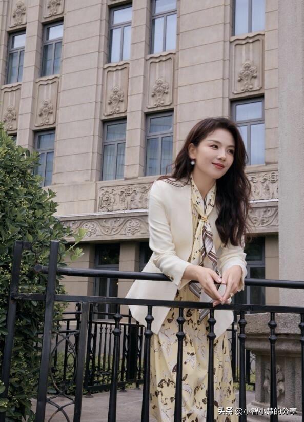 为什么刘涛能够从年轻一直红到现在，她的身上到底有怎样的魅力呢？ 说到她的颜值，她