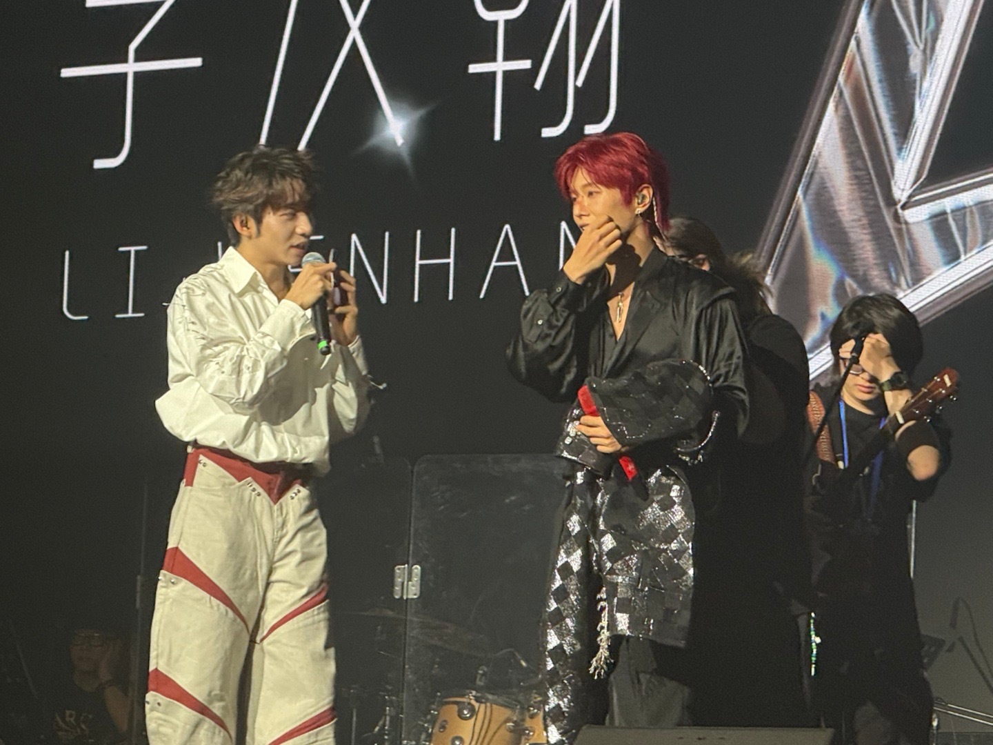 李汶翰[超话]李汶翰全新eplitopia北京首唱会李汶翰 终于脱掉了！ ​​​
