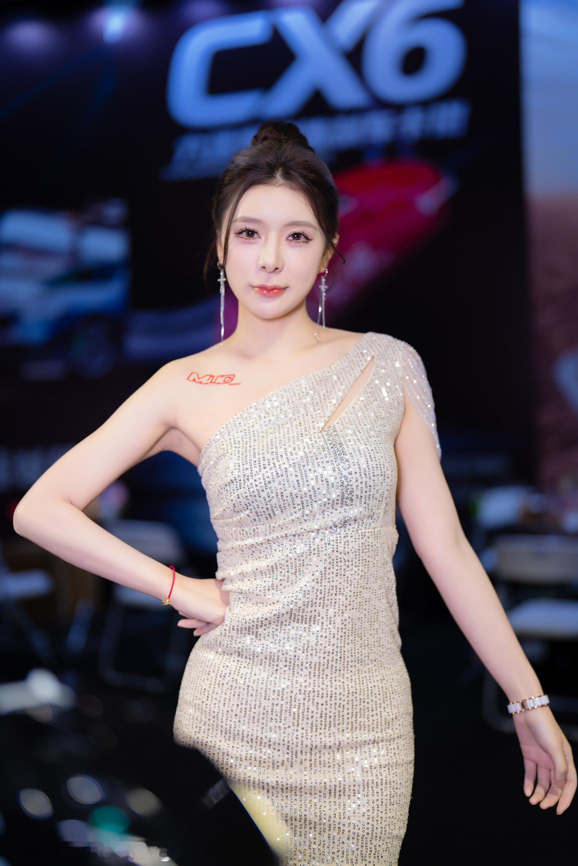 聆听猎人的车展日记猎人在佛山改装车展猎人与车展 2025 佛山改装车展想把图片带