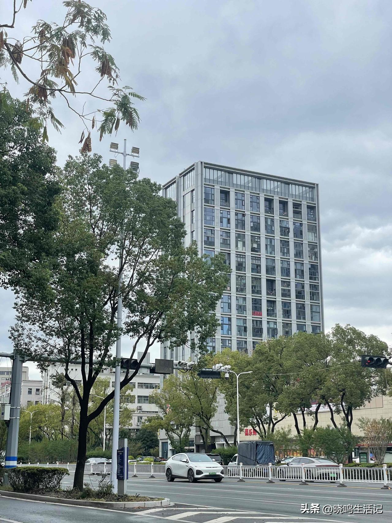 一直都在公寓充满了好奇和向往，有没有人住过公寓的感觉怎么样啊？