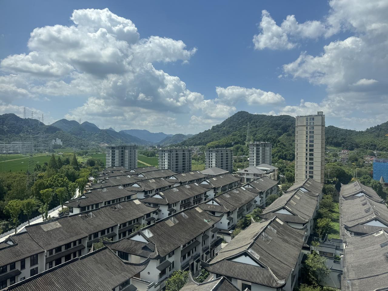 随手一拍的风景照。秋高气爽话中秋，