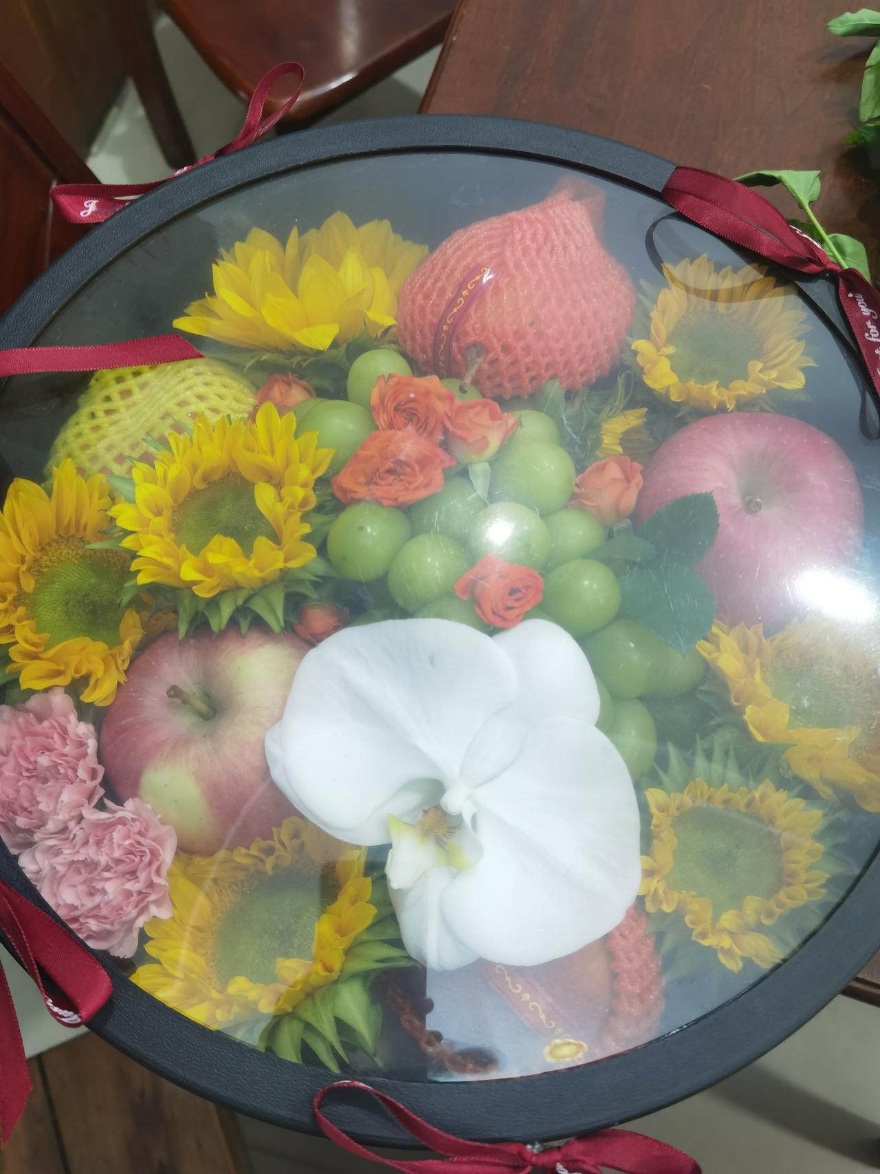 因为老大开学就是初三，所以没有特别的地方想去，还有就是今年四川太热了。家里电费一