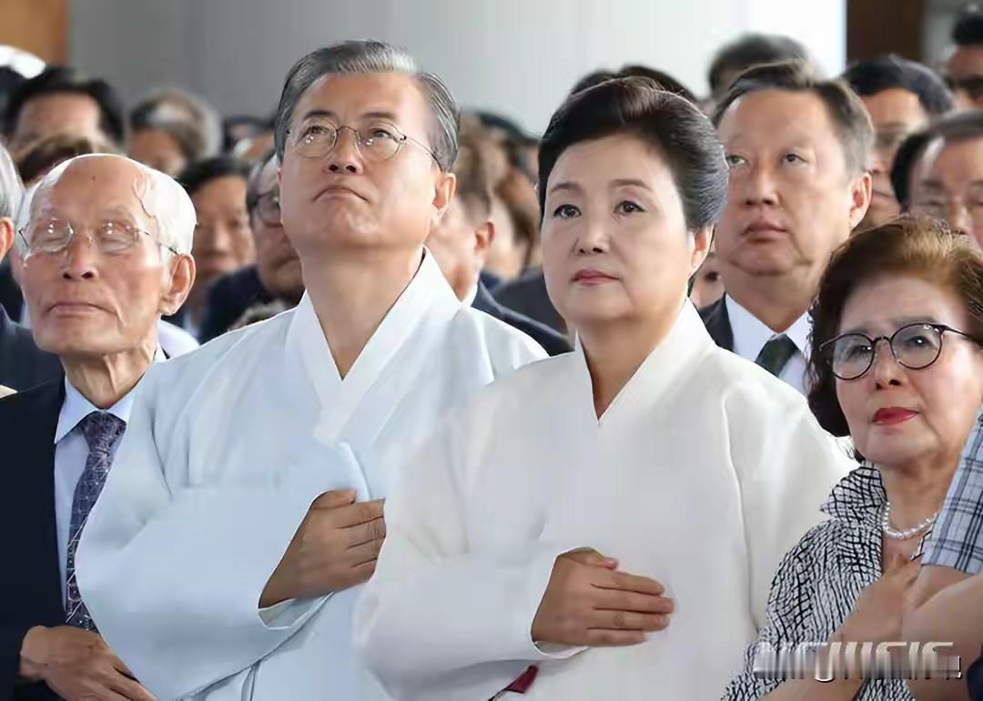韩国总统李在明发表了历届最硬核的光复节讲话。
他宣布要追缴81年前的就账，没有虚