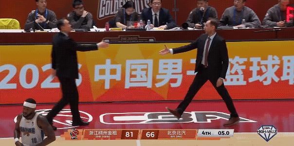 北京北汽客场66：81不敌浙江稠州，从赛后许利民严肃的表情就知道这样的结果这样的