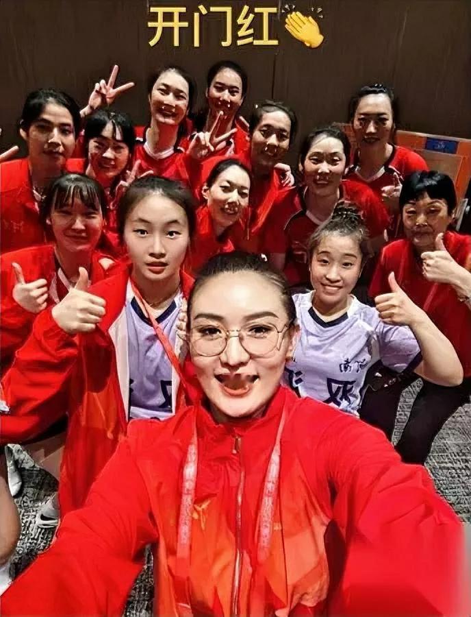 朱婷这一球，看呆世界排坛！

前国手赵蕊蕊都忍不住点赞：“第三局那个补拦短平快，