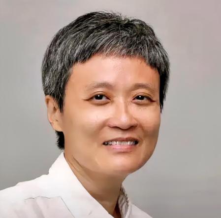 新加坡《联合早报》驻北京特派员沈泽玮先是在《联合早报》发文将电影《给阿嬷的情书》