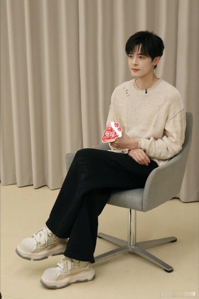 付辛博付辛博现役法拉利付辛博这 “现役法拉利” 名不虚传！《你好星期六》滑铲抢玫